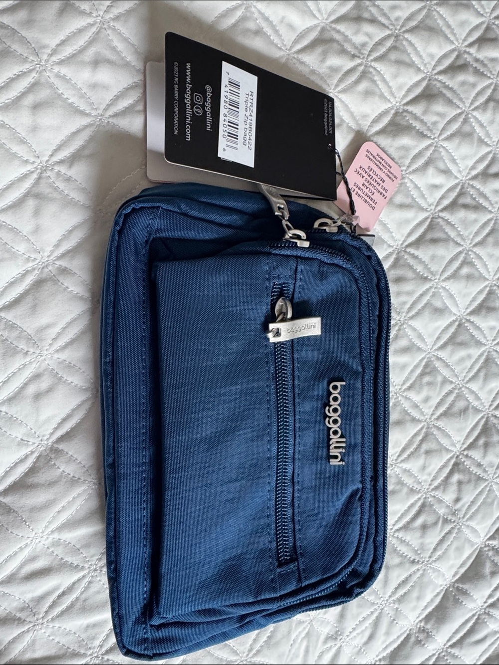 Baggallini Pacific (navy blue) Triple Zip Bagg NWT only out of package for pics